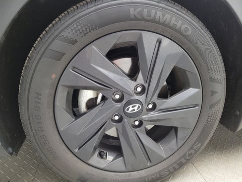 Used 2023 Hyundai Elantra SEL FWD image 31