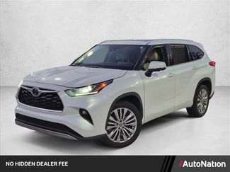 Used 2023 Toyota Highlander Platinum FWD video 1