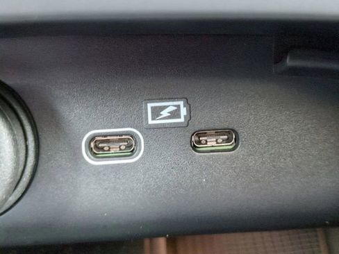 Used 2024 Volvo C40 Recharge Core w/ Climate Package image 19