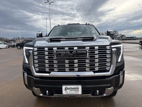 Used 2024 GMC Sierra 2500 Denali w/ Denali Reserve Package image 9