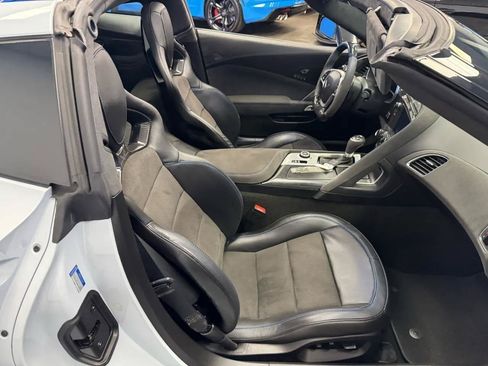 Used 2018 Chevrolet Corvette Z06 w/ Carbon 65 Edition RWD image 20