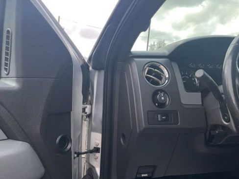 Used 2012 Ford F150 XLT w/ XLT Chrome Pkg image 19