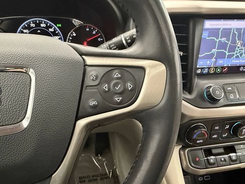 Used 2021 GMC Acadia Denali w/ Denali Technology Package AWD/4WD image 12