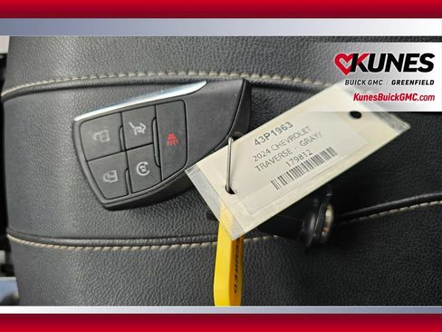 Used 2024 Chevrolet Traverse LT AWD/4WD image 18