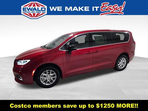 New 2026 Chrysler Pacifica Select FWD image 15