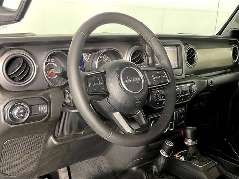 Used 2023 Jeep Gladiator Sport AWD/4WD image 16