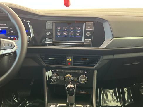 Used 2022 Volkswagen Jetta SE FWD image 20
