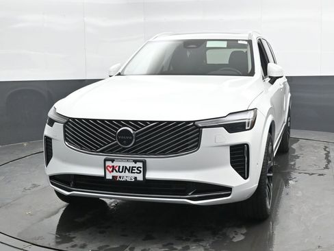 New 2026 Volvo XC90 B6 Plus w/ Protection Package image 5