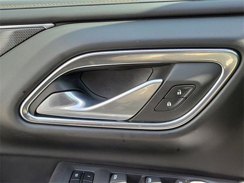 Used 2022 GMC Yukon AT4 w/ Technology Package image 32