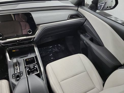 Used 2025 Lexus TX 350 AWD w/ Technology Package image 16