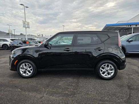 Used 2025 Kia Soul LX w/ LX Technology Package FWD image 11