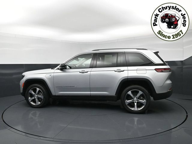 Used 2023 Jeep Grand Cherokee 4WD 4xe image 3