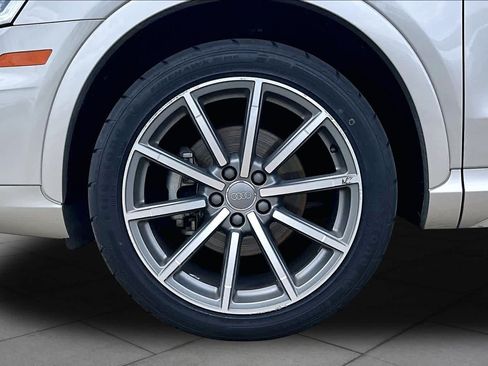 Used 2018 Audi Q3 2.0T Premium Plus w/ Premium Plus Package AWD/4WD image 10