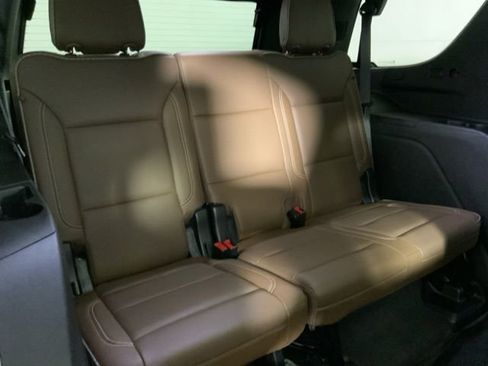 Used 2022 Chevrolet Tahoe High Country AWD/4WD image 39