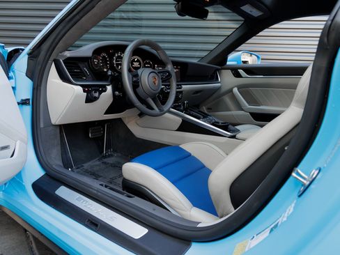 Used 2021 Porsche 911 Turbo S image 4