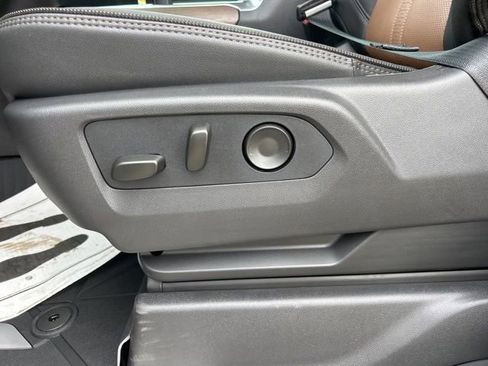 New 2026 Chevrolet Silverado 1500 High Country w/ High Country Premium Package AWD/4WD image 16
