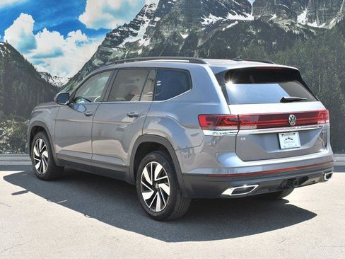 Used 2025 Volkswagen Atlas SE AWD/4WD image 9