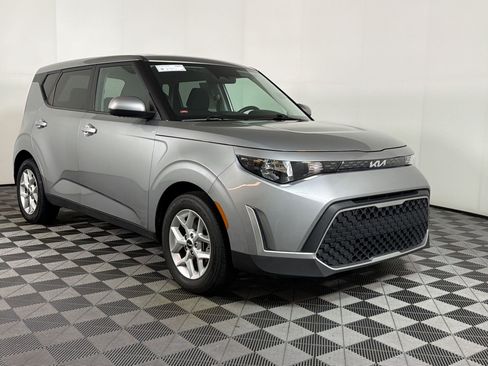 Used 2024 Kia Soul LX w/ Option Group 015 FWD image 22
