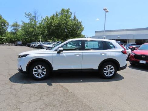 Used 2024 Honda CR-V LX image 3