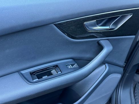 Used 2023 Audi Q7 2.0T Premium w/ Convenience Package image 17