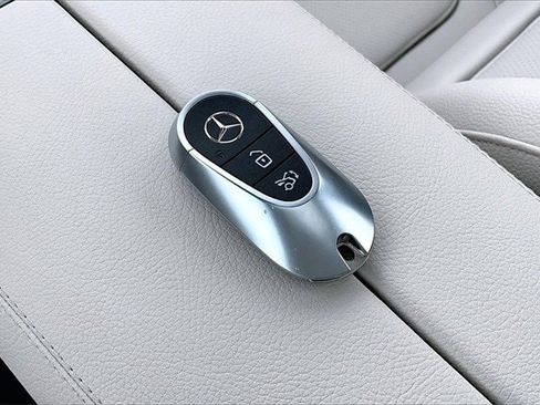 Certified 2025 Mercedes-Benz C 300 4MATIC Sedan image 38