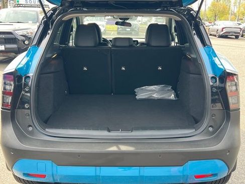 Used 2025 Nissan Kicks SR AWD/4WD image 12