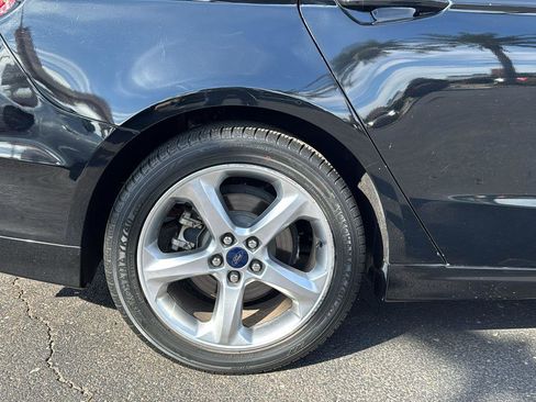 Used 2016 Ford Fusion SE image 9