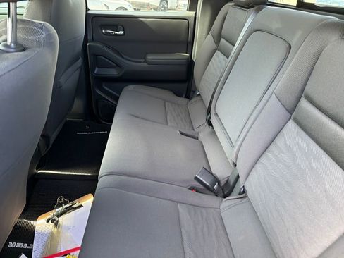 Used 2024 Nissan Frontier SV w/ SV Convenience Package image 31