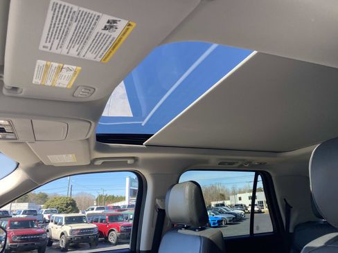 Used 2025 Ford Expedition Active image 19