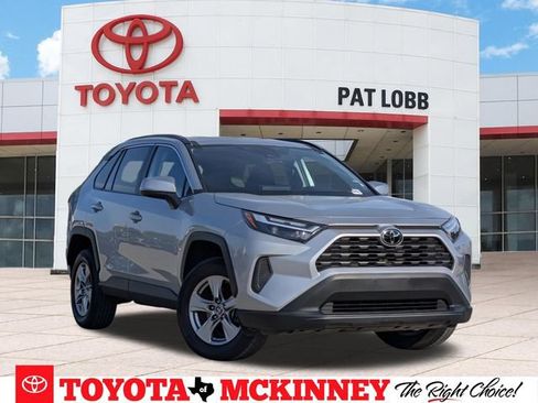 Used 2025 Toyota RAV4 XLE FWD image 1