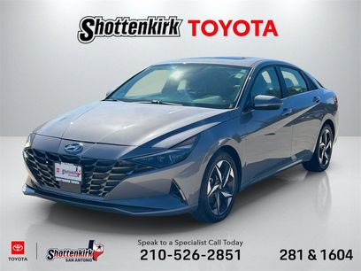 Used 2023 Hyundai Elantra Limited w/ Preferred Accessory Package