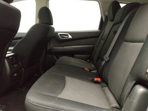 Used 2020 Nissan Pathfinder SV AWD/4WD image 18