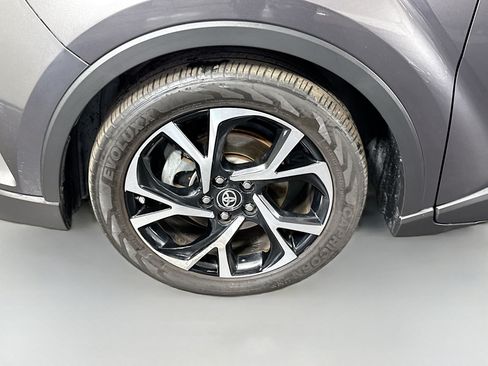 Used 2018 Toyota C-HR XLE FWD image 37