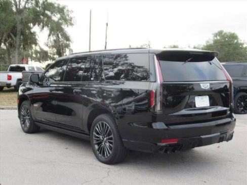 Used 2024 Cadillac Escalade ESV V w/ Heavy-Duty Trailer Package image 6