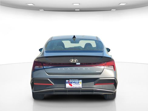 New 2025 Hyundai Elantra SEL image 7
