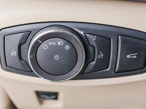 Used 2019 Lincoln MKC Select image 13