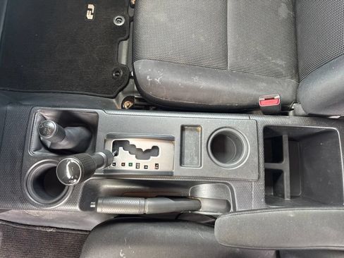 Used 2014 Toyota FJ Cruiser 4WD w/ Convenience Package image 20