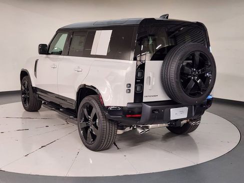 New 2026 Land Rover Defender 110 X-Dynamic SE AWD/4WD image 6