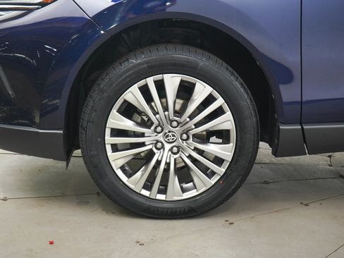 Used 2021 Toyota Venza XLE w/ Softex Package AWD/4WD image 29