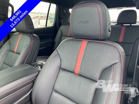 Used 2025 Chevrolet Traverse RS image 13