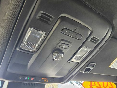 Used 2024 Chevrolet Tahoe LT image 33