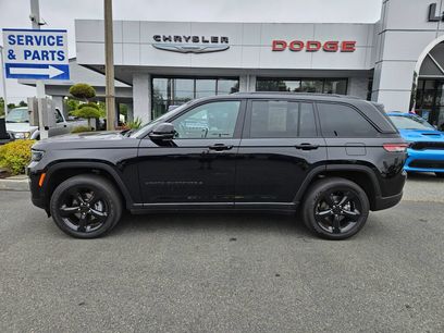 Used 2025 Jeep Grand Cherokee Altitude