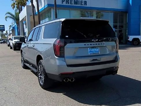 Certified 2025 Chevrolet Suburban Z71 AWD/4WD image 6