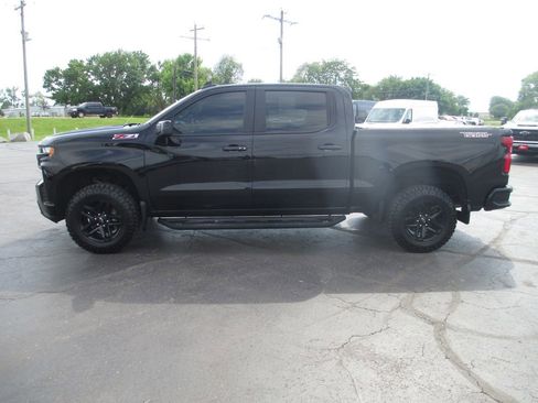 Used 2020 Chevrolet Silverado 1500 LT Trail Boss AWD/4WD image 11