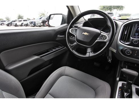 Used 2017 Chevrolet Colorado LT w/ LT Convenience Package RWD image 11