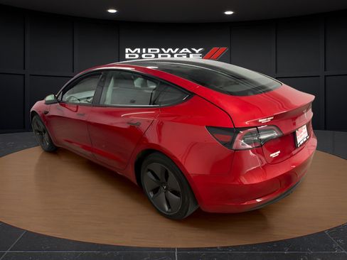 Used 2022 Tesla Model 3 RWD image 3