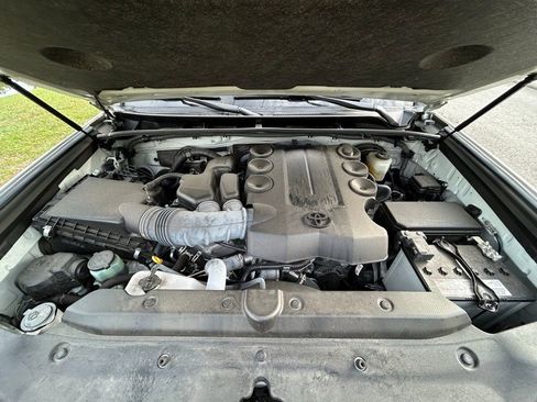 Used 2023 Toyota 4Runner Limited RWD image 12