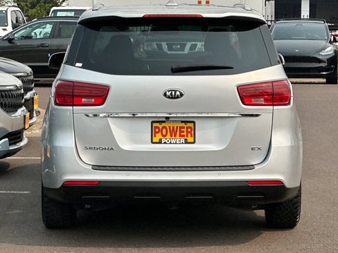 Used 2019 Kia Sedona EX FWD image 5