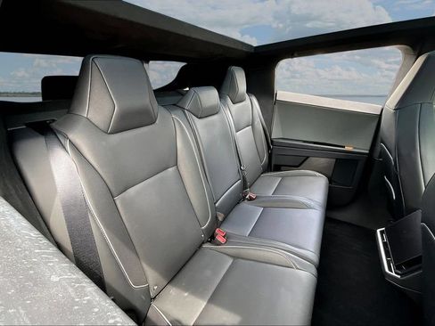 Used 2024 Tesla Cybertruck AWD Crew Cab image 25