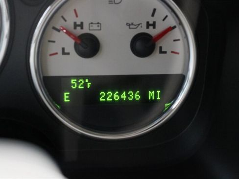 Used 2005 Ford F150 Lariat image 7